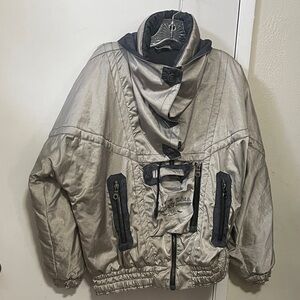 Stylish Women's Silver Ski Jacket